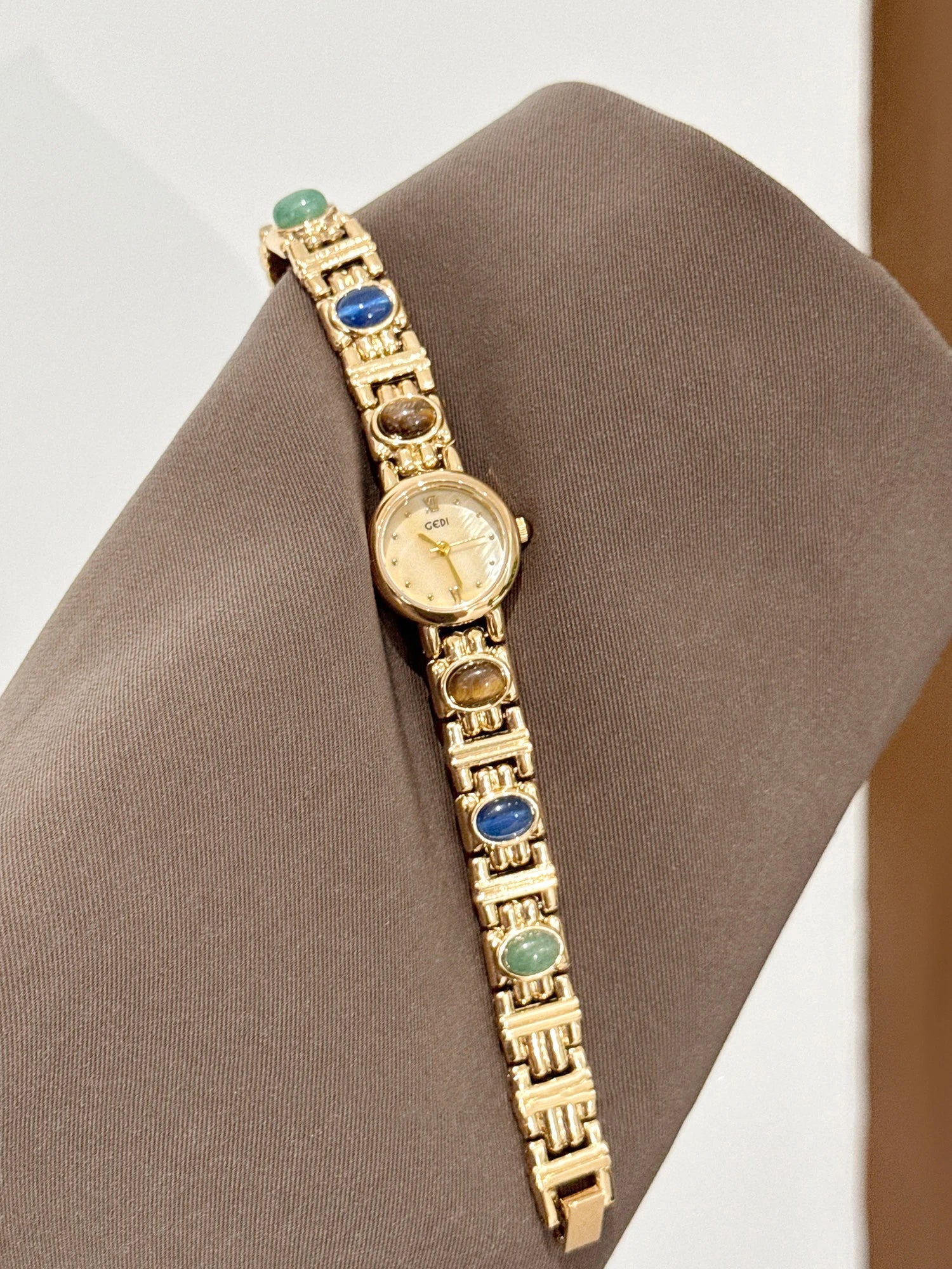 GEDI Jade – Vintage Natural Stone Strap Women’s Watch